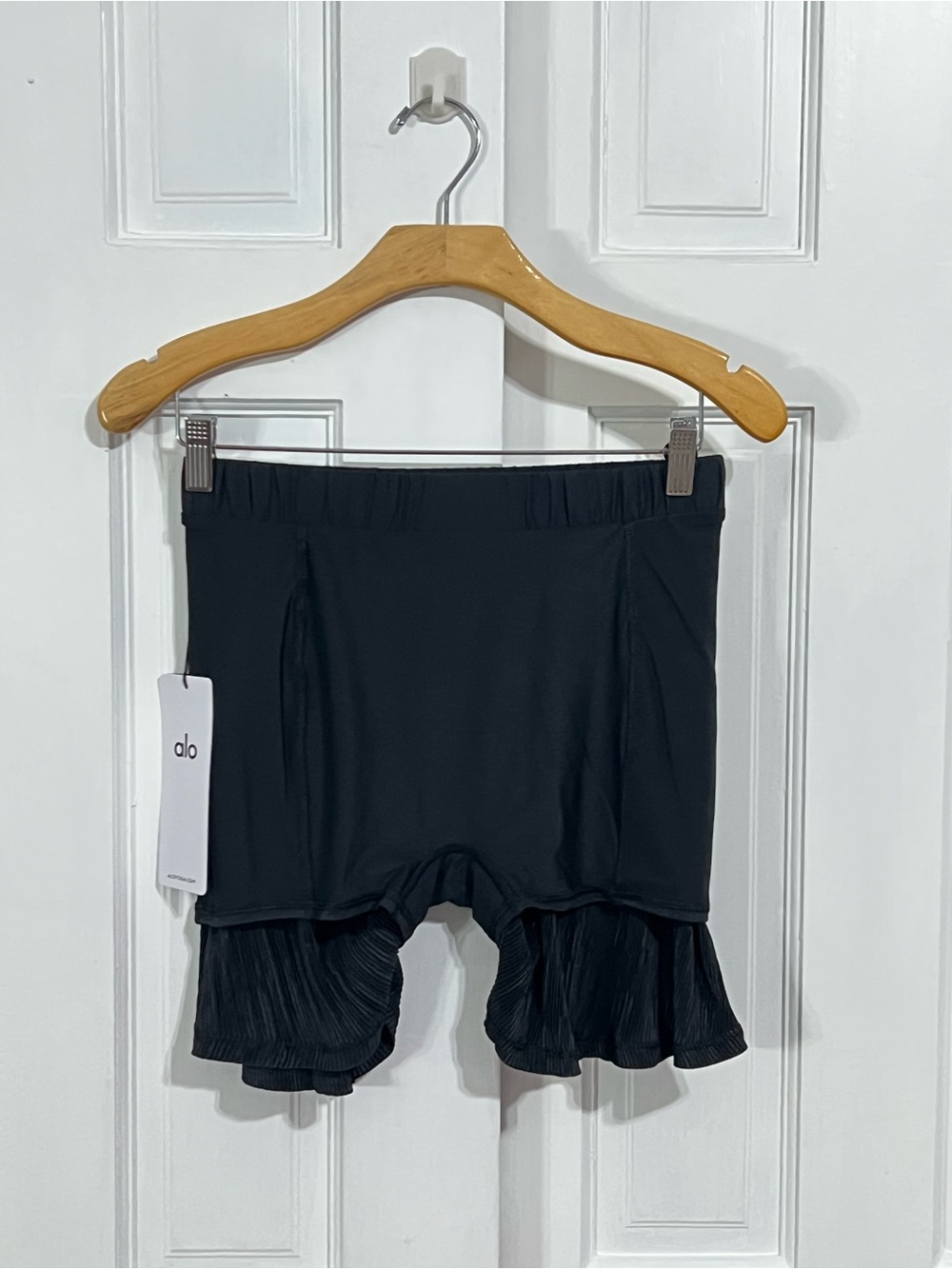 🆕Alo yoga Micro Plisse Tennis Skirt - Black Sz M - Picture 9 of 10